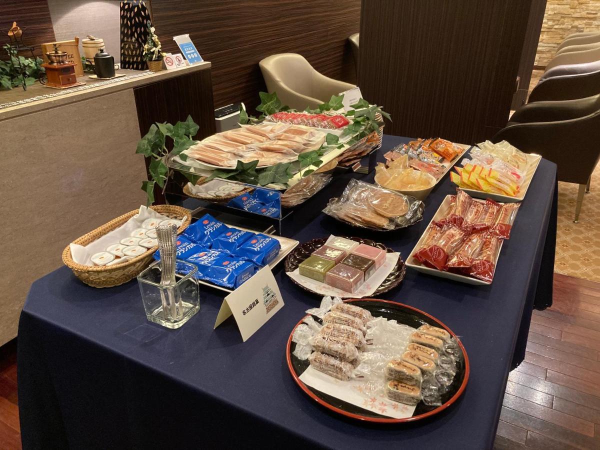 Nagoya Tokyu Hotel Exterior foto A selection of Japanese snacks
